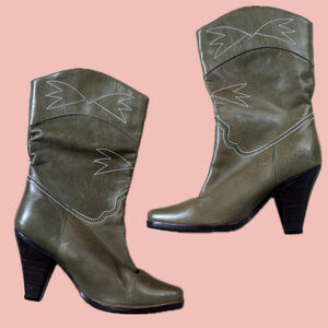 Vintage Olive Green Leather Western Boots – Cowboy Heel – Size 6